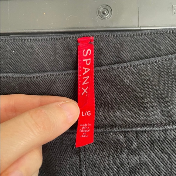 Spanx size large women’s black stretch jeans - Picture 4 of 5